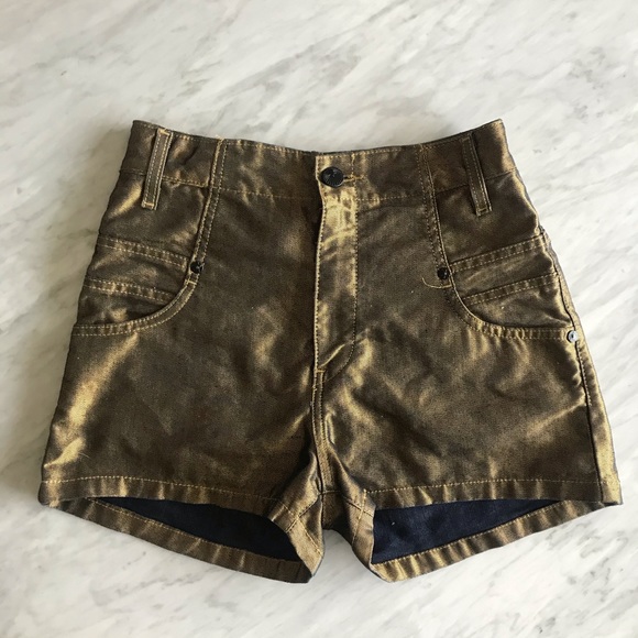 Levis high waist gold shorts - Picture 2 of 5
